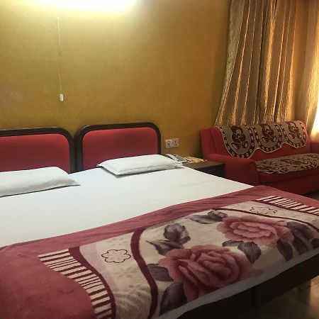 Hotel Sukant Palace Delhi Zewnętrze zdjęcie