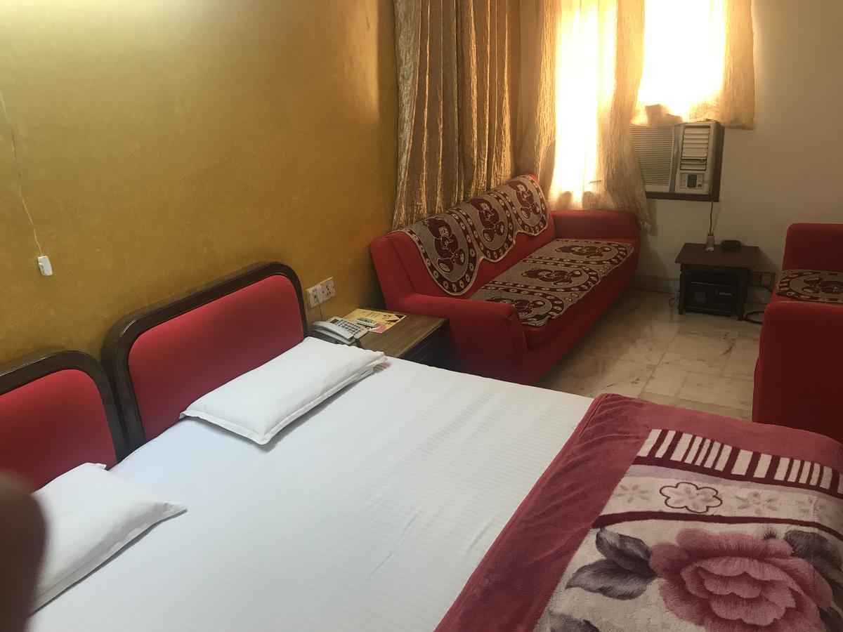 Hotel Sukant Palace Delhi Zewnętrze zdjęcie